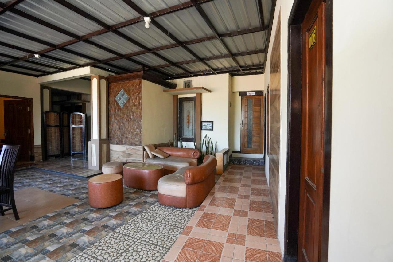 Oyo 1087 Homestay Potato House Bromo Buitenkant foto